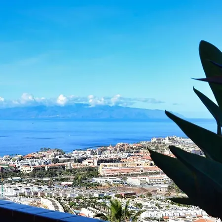 Impeccable 2-Bed Apartment In Costa Adeje * Costa Adeje (Tenerife)